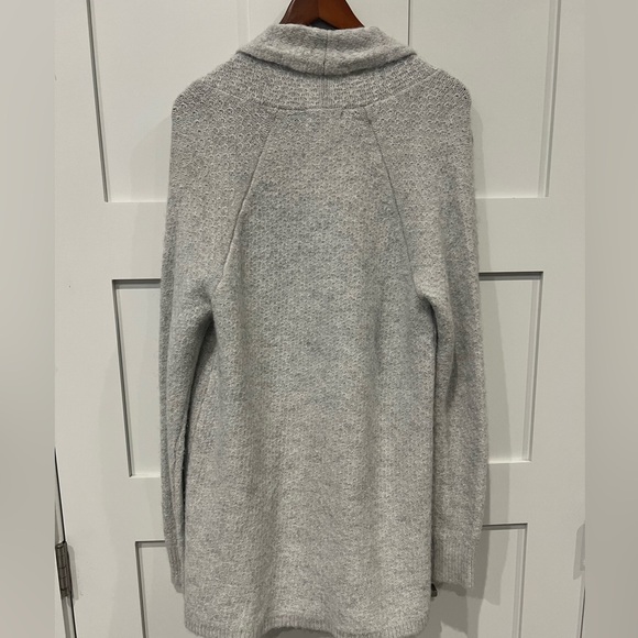 Liz Claiborne light gray cardigan medium - Picture 4 of 4